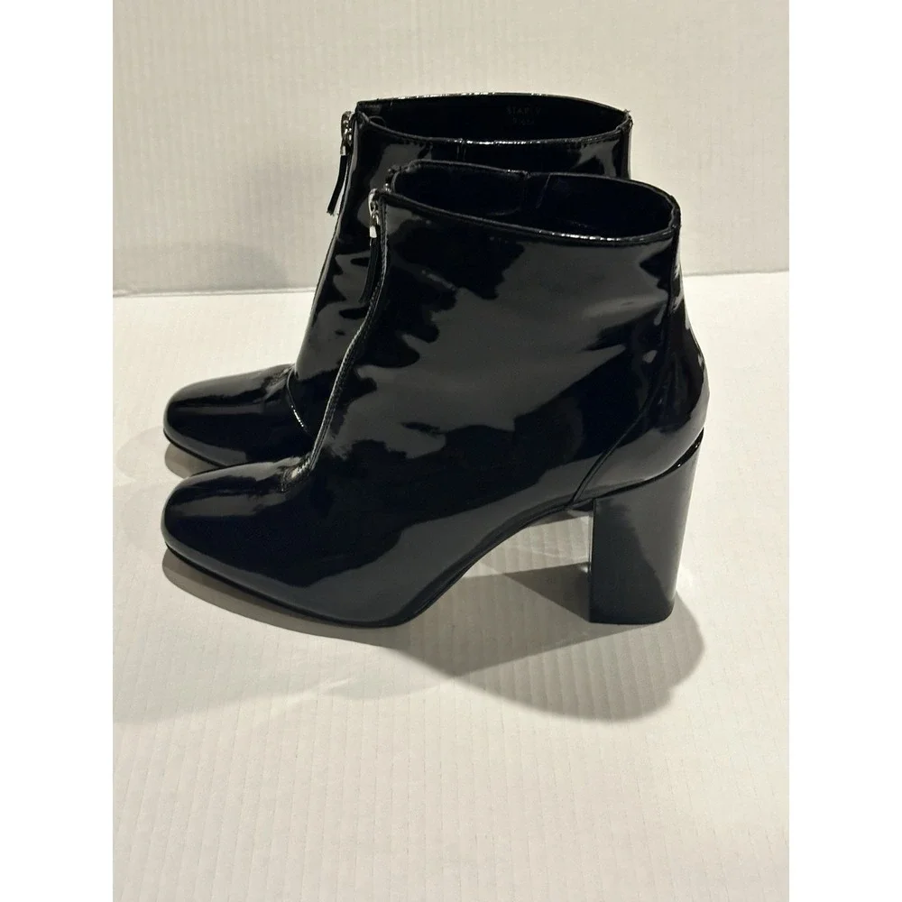 Tahari Black Patent Leather Ankle Boots Block Heel Front Zip Starly Size 9.5M